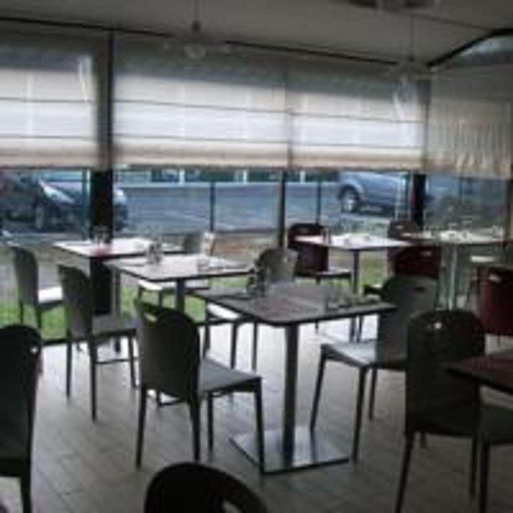 Kyriad Tarbes Bastillac レストラン 写真